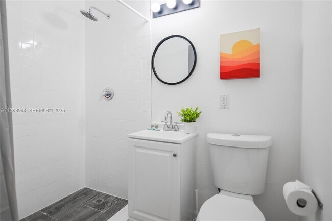 Building Photo - 515 NE 82nd St