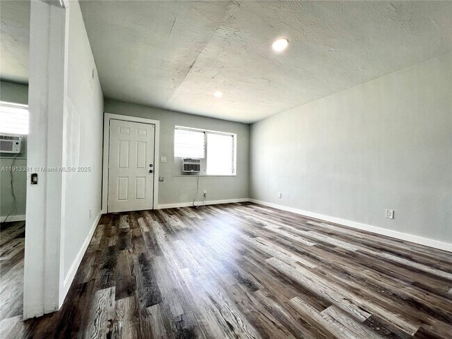 Building Photo - 829 NW 10th St