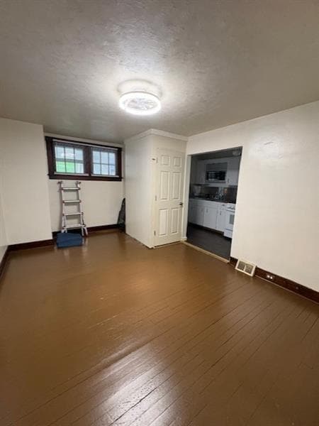 Building Photo - 906 Kable Wy