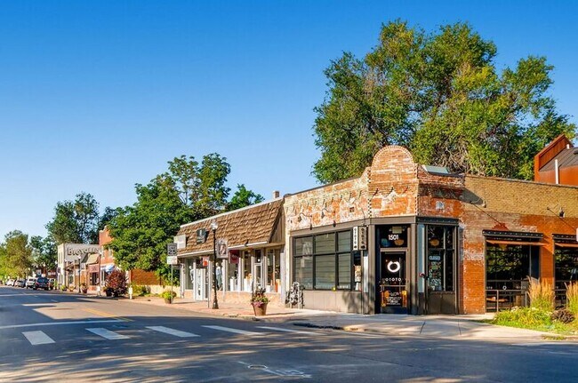 Building Photo - 1586 S Sherman St