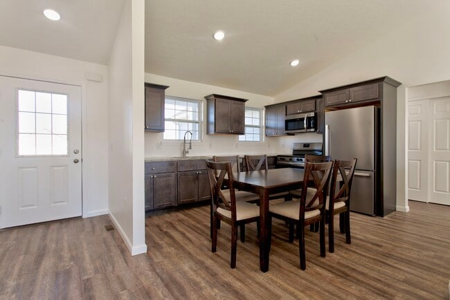 Building Photo - 159 Zachary Dr