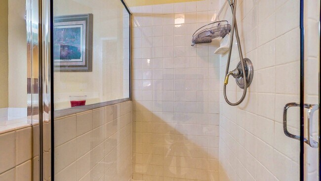Building Photo - Experience Las Vegas in style and comfort ...