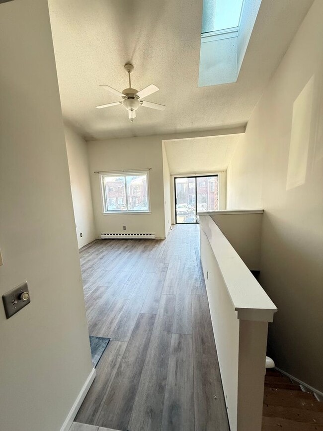 Building Photo - Professional Condo - Redstone Commons