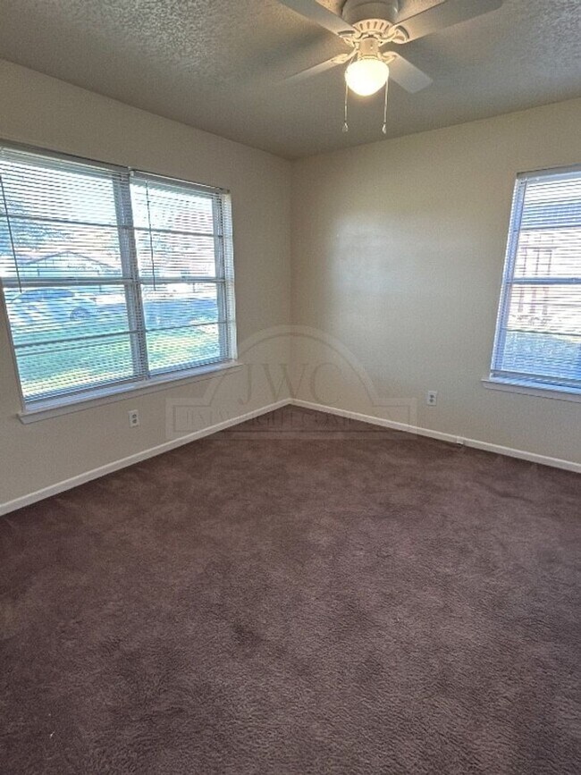 Building Photo - 618 N 23rd St