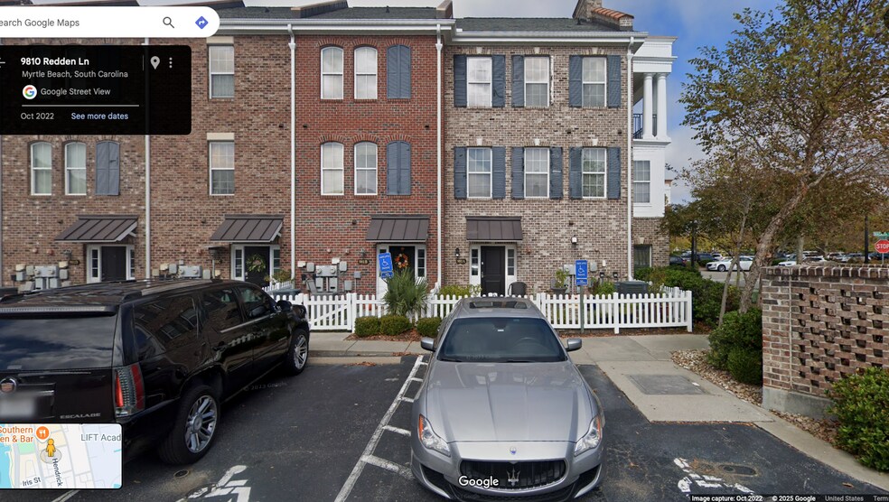 REsidential Entrance to Townhouse - 981 B Hackler Street