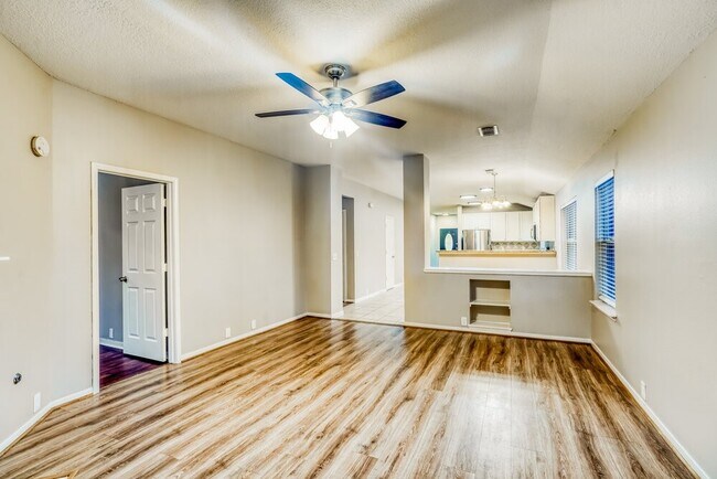 Building Photo - 10403 Falling River Dr