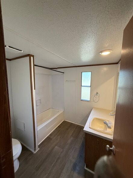 Building Photo - 8733 School St