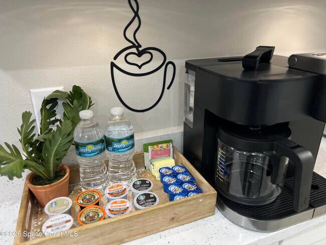 Building Photo - 208 Seminole Ave W