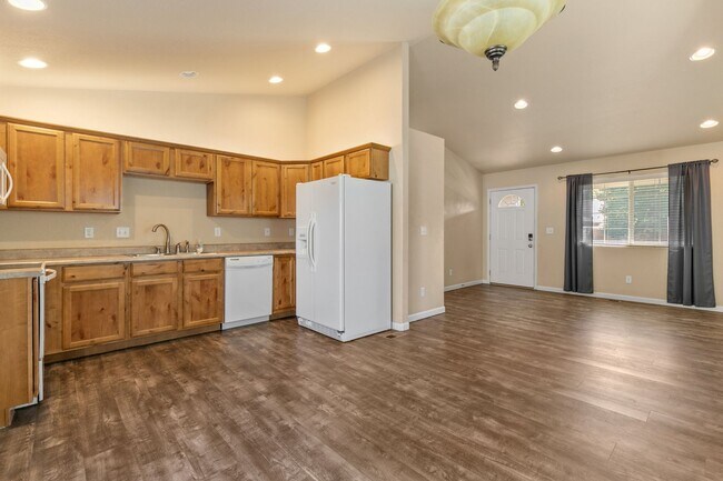 Building Photo - 2235 Sopris Cir