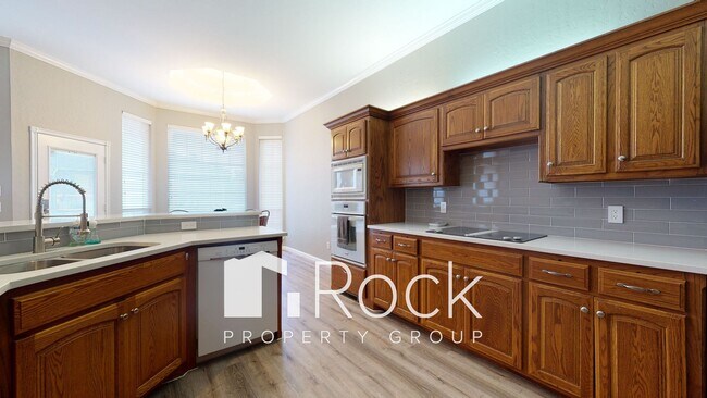 Building Photo - Need space? Take a look at this 4 Bedroom/4.5 Bathroom Home in SW Edmond!