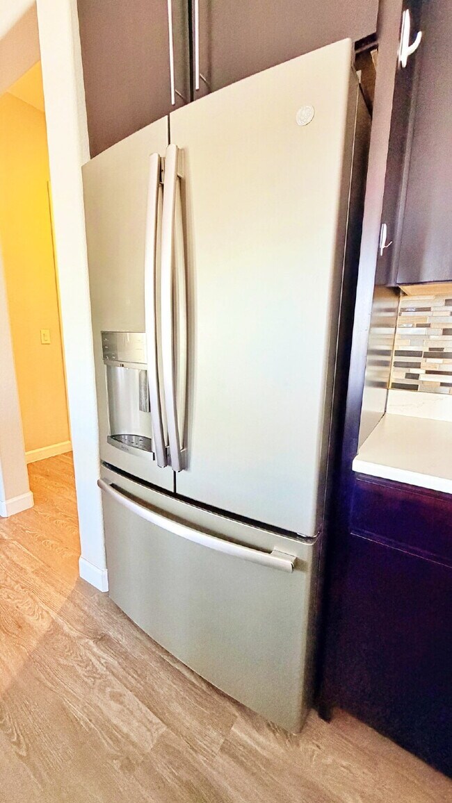 Building Photo - FANTASTIC 2019 4 Bed 3.5 Bath Ranch with over 3,000 finished SqFt in the Castlewood Neighborhood ...