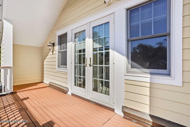 Building Photo - 17 Lockwood Dr