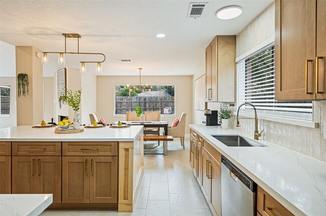 Building Photo - 19727 Redroot Dr