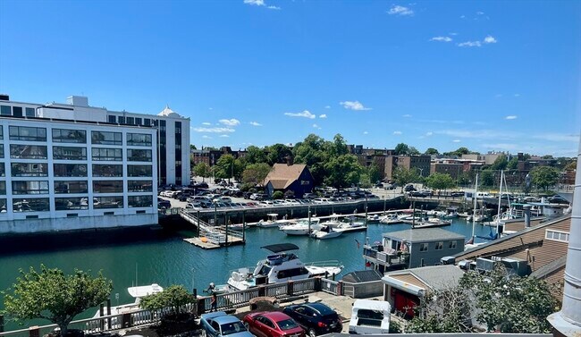Building Photo - 84 Wharf St
