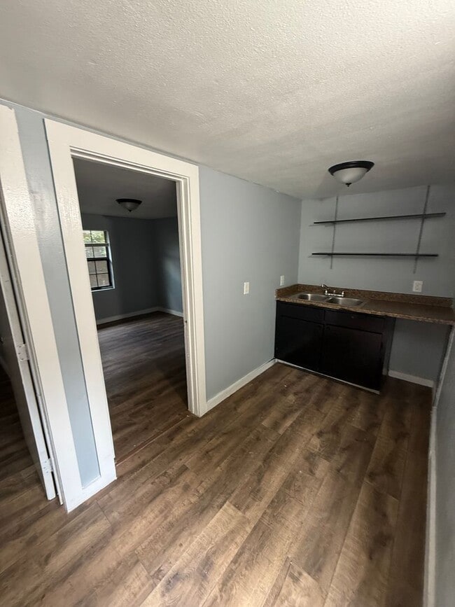 Building Photo - All bills paid 2-bedroom
