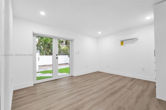 Building Photo - 250 NW 45th St