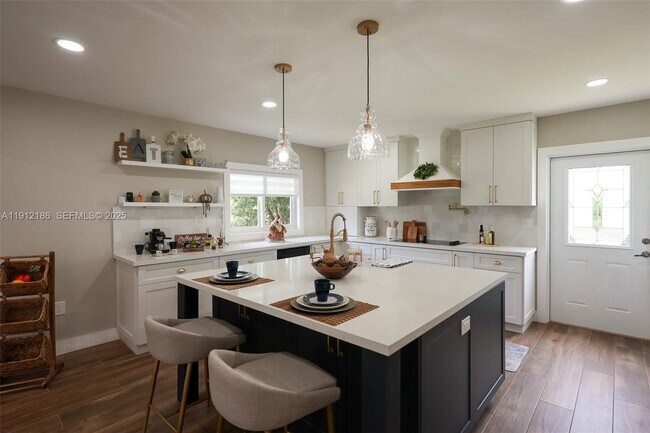 Building Photo - 19450 SW 125th Ave