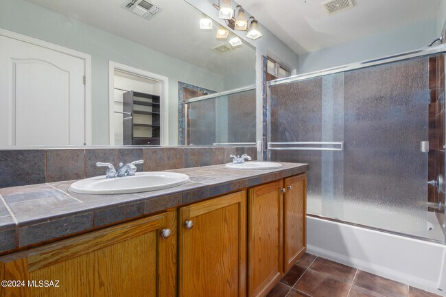 Building Photo - 1599 W Homecoming Way