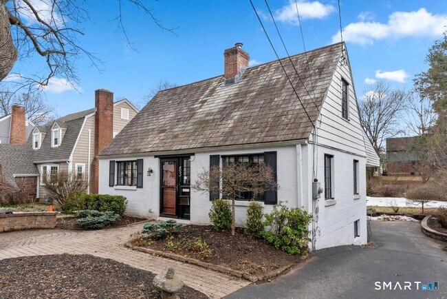 Building Photo - 83 Meadowbrook Rd