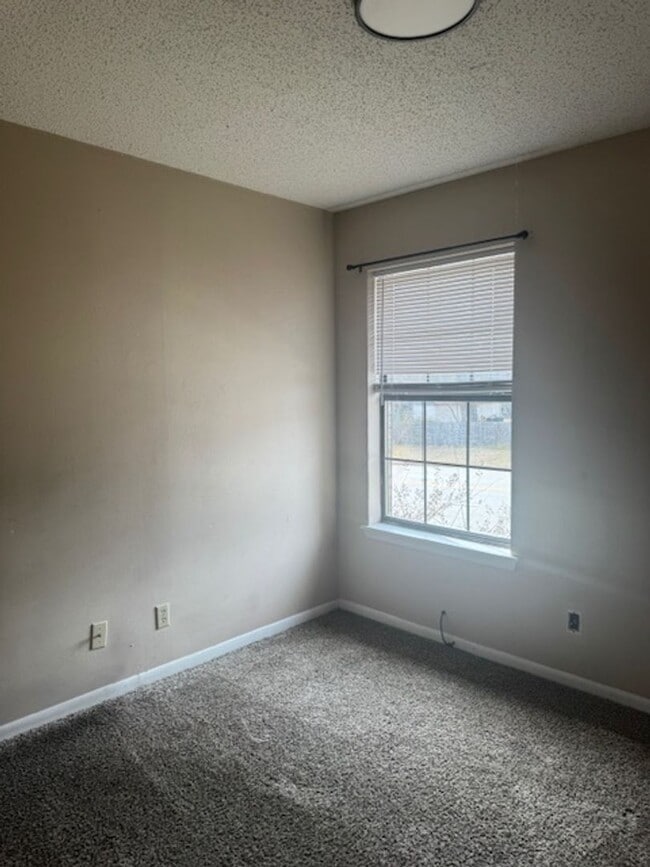 Building Photo - 4108 Bill Owens Pkwy