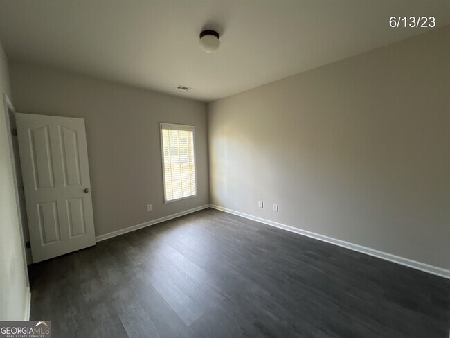 Building Photo - 80 Drew Cir