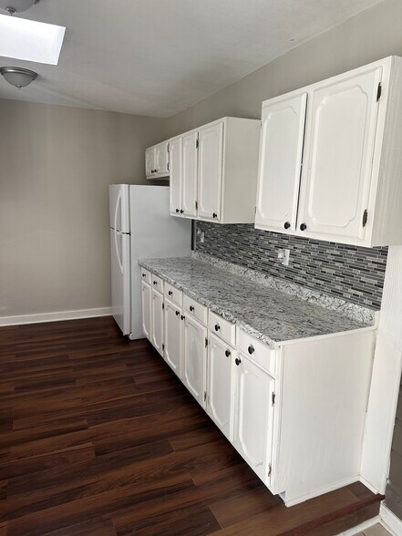 Building Photo - 606 John Page Dr