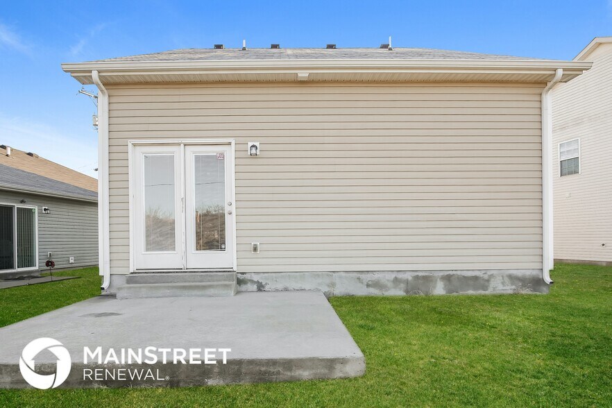 Building Photo - 1124 Shallowbrook Trail S