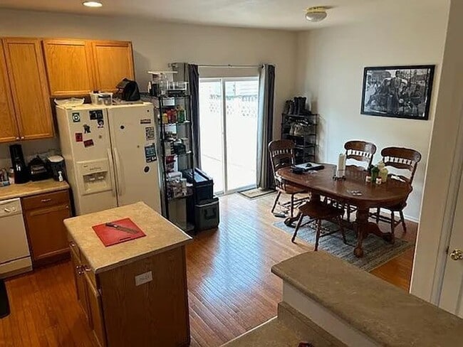 Building Photo - 3 Bed | 2.5 Bath Townhome In School District #2