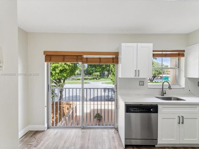 Building Photo - 390 NW 86th Pl