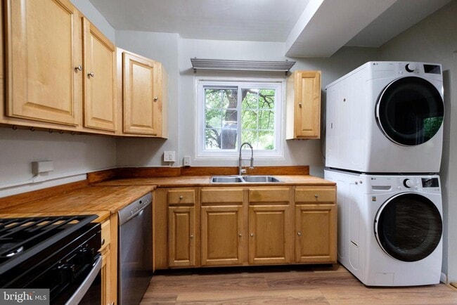 Building Photo - 3117 Ravensworth Pl