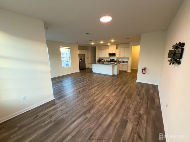 Building Photo - 246 Park Ln