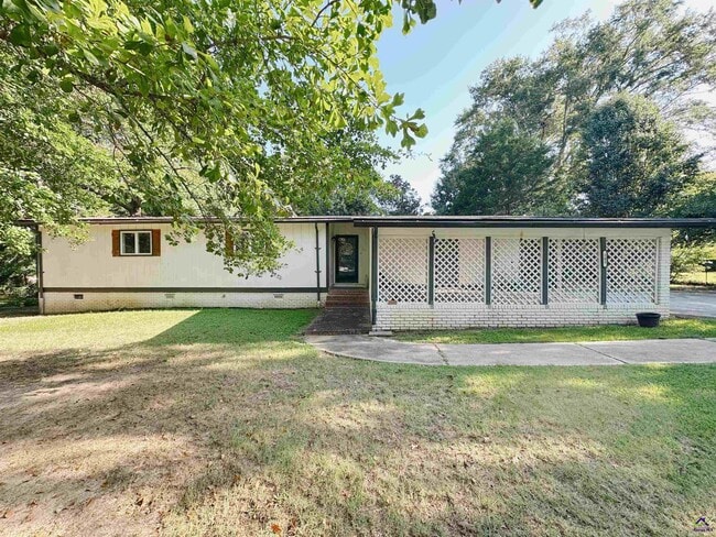 Primary Photo - 205 Lake Placid Dr