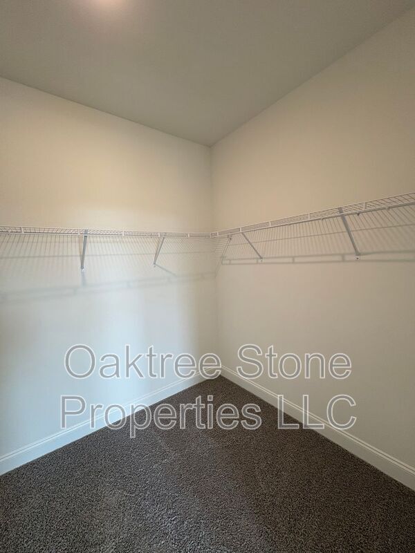 Building Photo - 634 Grove Glen Ct