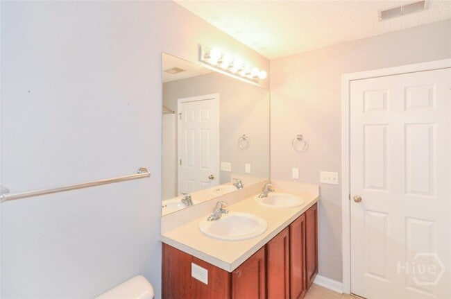 Building Photo - 1040 Canyon Oak Loop