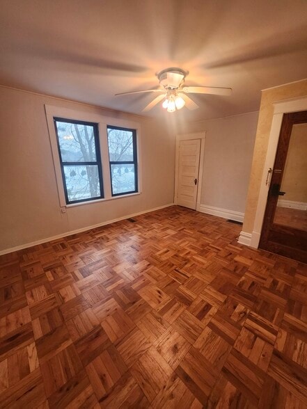 Building Photo - 796 Larpenteur Ave W