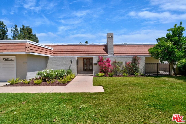 Building Photo - 23637 Park Belmonte
