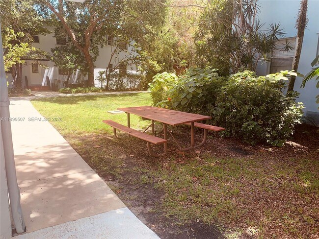 Building Photo - 5605 SW 80th St