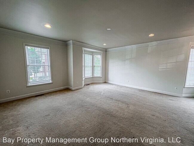 Building Photo - 3 br, 2.5 bath House - 11912 Hayes Station...