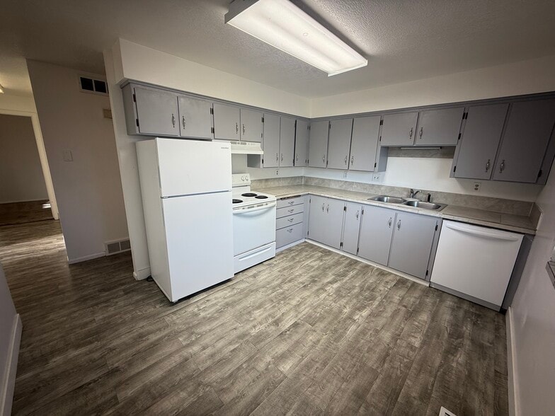 Building Photo - 231 S 400 W