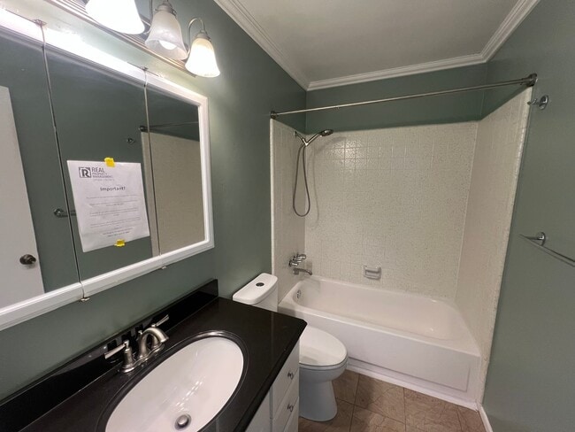 Building Photo - Take a Look at This 2 Bedroom 1 Bathroom Home in Salt Lake City Ut!!