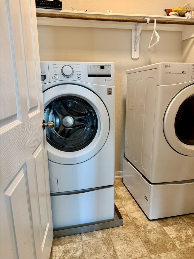 Building Photo - 2215 Hidden Embers Path