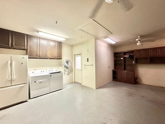 Building Photo - Coming Soon! Show Stopping Home in Flint!