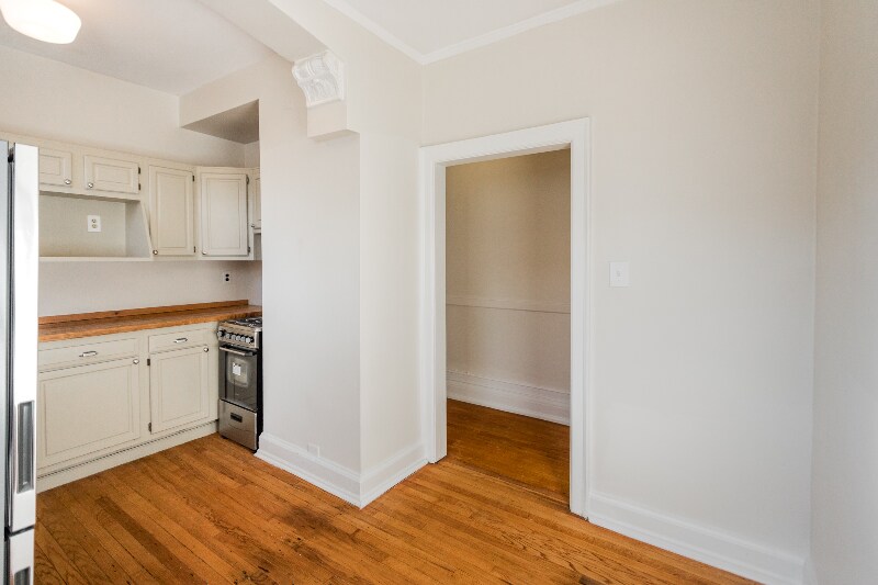 Building Photo - 127 Seward Ave
