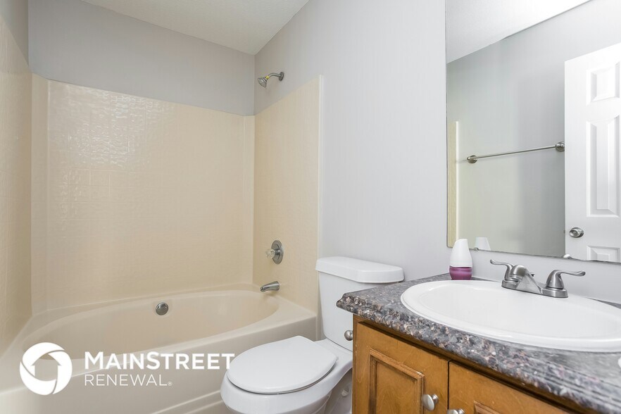 Building Photo - 2300 Carthage Cir