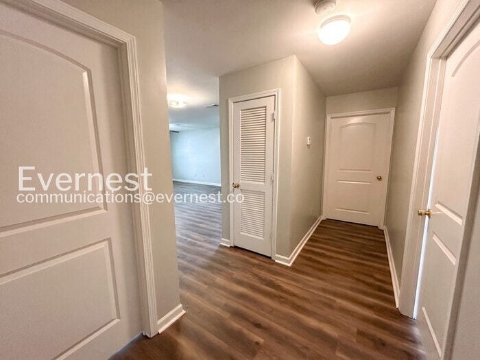 Building Photo - 3157 Lauren Evelyn Way