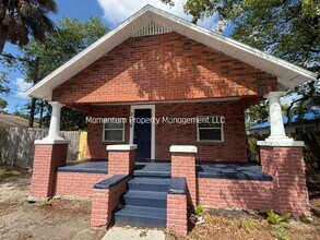 Building Photo - 3/1 Remodeled Tampa Home- READY FOR IMMEDIATE MOVE IN!!