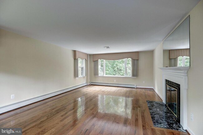 Building Photo - 929 Woburn Ct