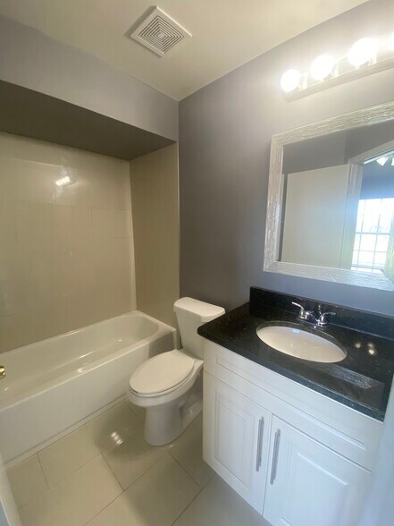 Building Photo - 11303 Grandville Dr
