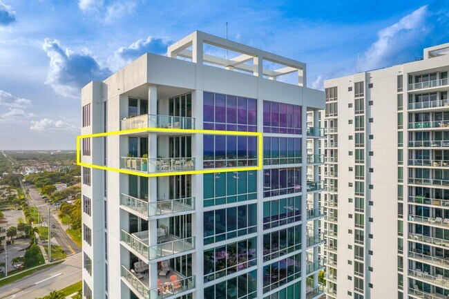 Building Photo - 3 Water Clb Wy
