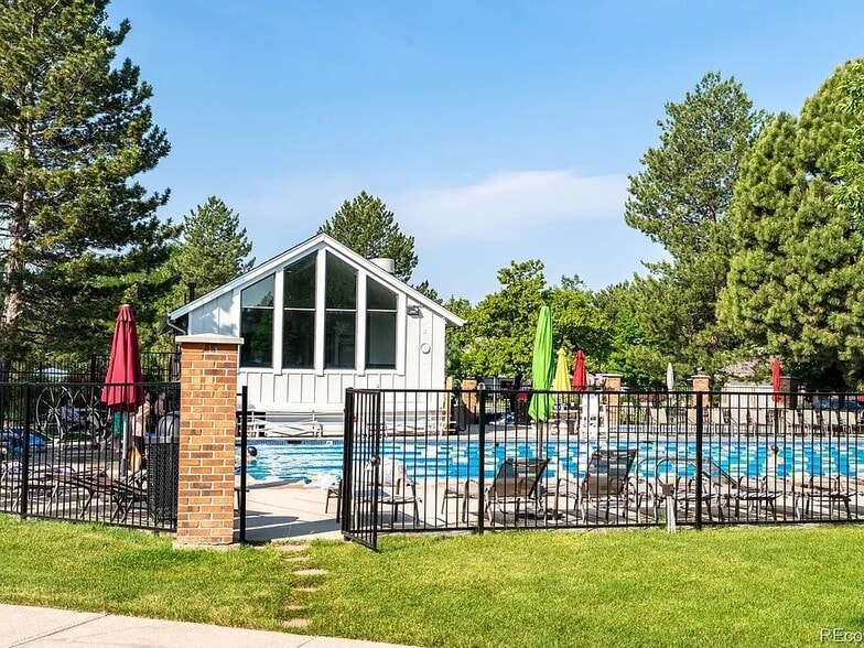 Building Photo - 8932 W 81st Ln